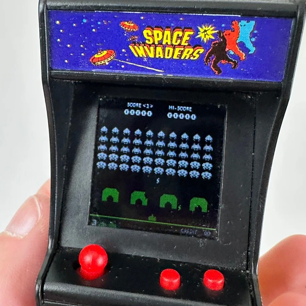 Super Impulse Tiny Arcade Space Invaders Miniature Keychain Game Retro Taito